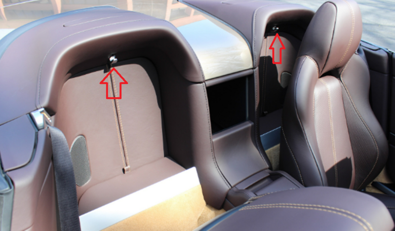 ROADSTER REAR DEFLECTOR COAT HOOK