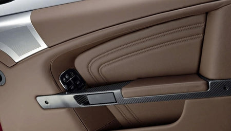 RIGHT HAND CARBON FIBRE DOOR HANDLE